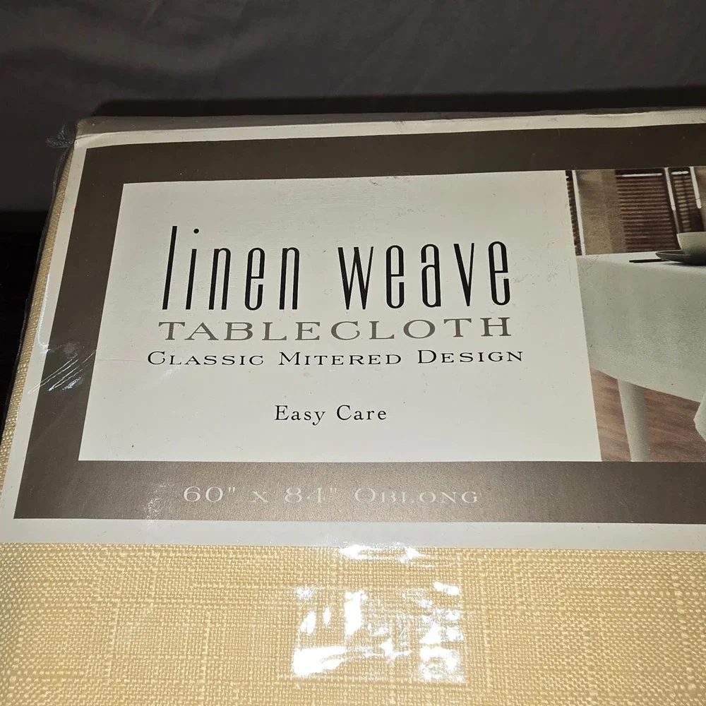 Linen Weave Tablecloth 4 Napkins Set Oblong 60x84 Yellow classic Mitered design